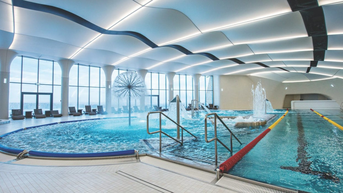 Swimming Pool Area — Hotel Arłamów